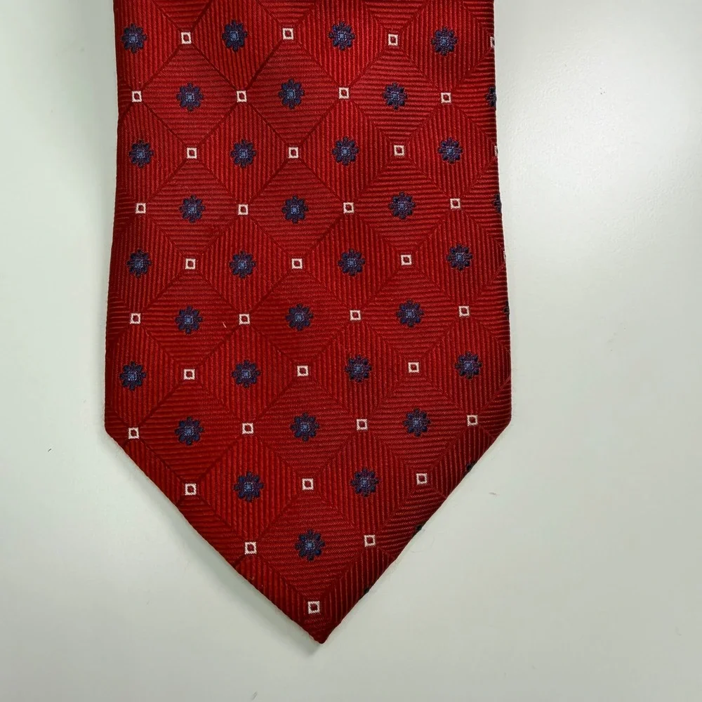 Eagle Shirtmakers Mens Silk Tie Red Geometric Diamond Medallion Fathers Day